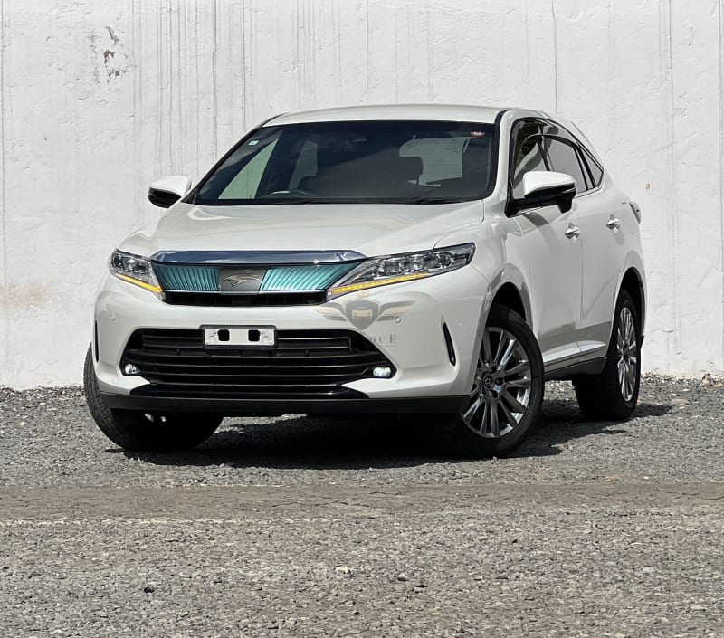 TOYOTA HARRIER PREMIUM 