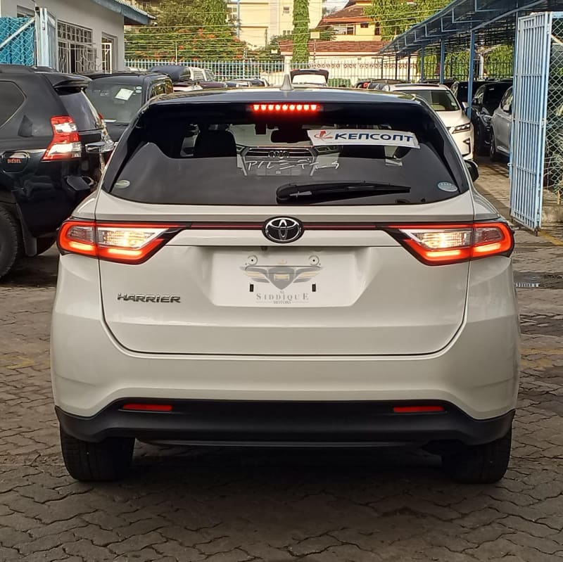 TOYOTA HARRIER PREMIUM 