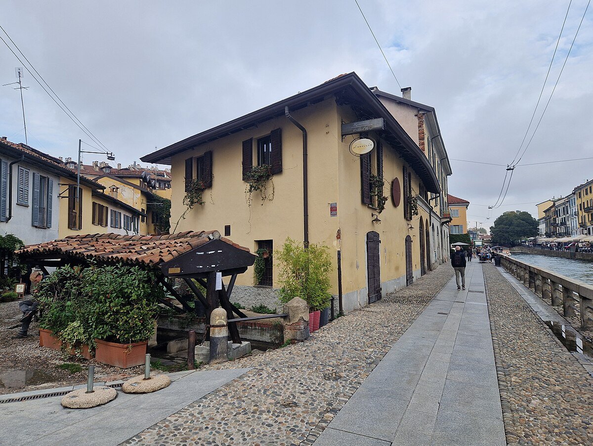 Alzaia Naviglio Grande