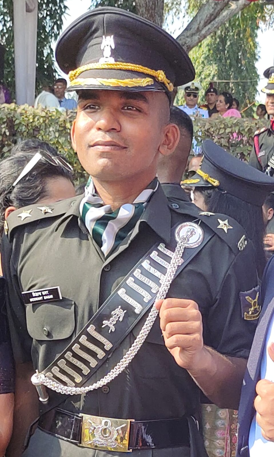 गुठनी का सिद्धांत बना भारतीय सेना में लेफ्टिनेंट।