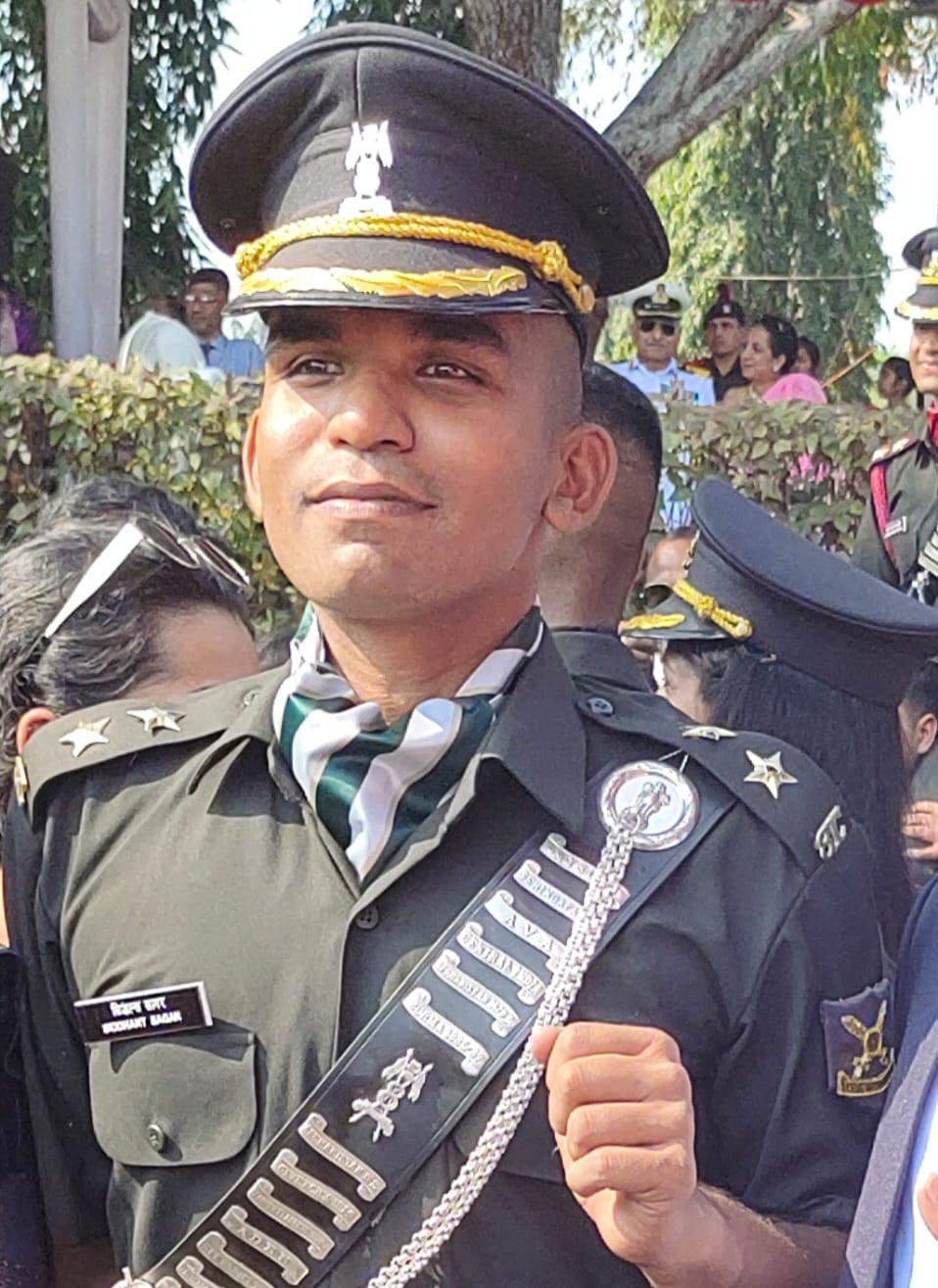 गुठनी का सिद्धांत बना भारतीय सेना में लेफ्टिनेंट।