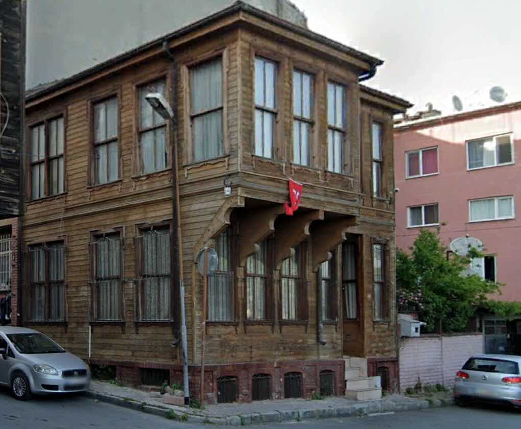 Dizide Pembe'nin büyüdüğü ev