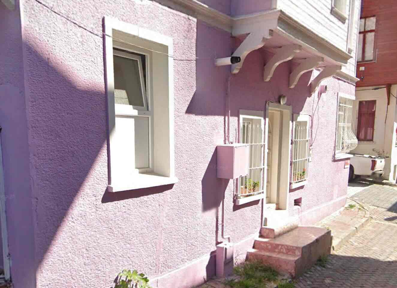 Elif'in Diğer Evi