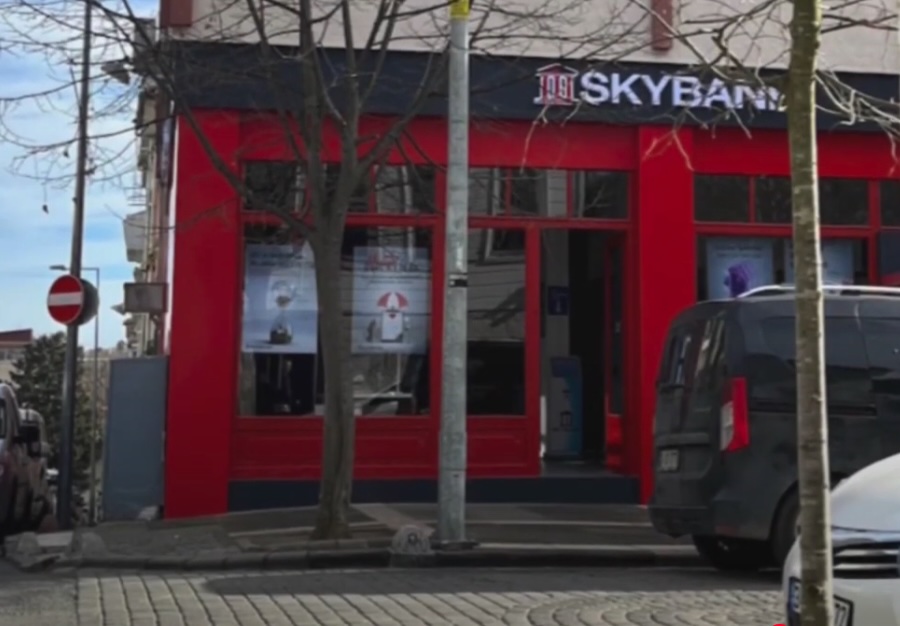 Gamze'nin çalıştığı banka