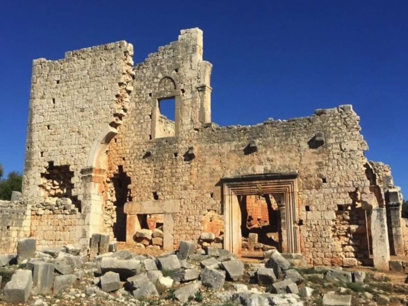 Kuyuya Atlayan İnsanlar Sahnesi