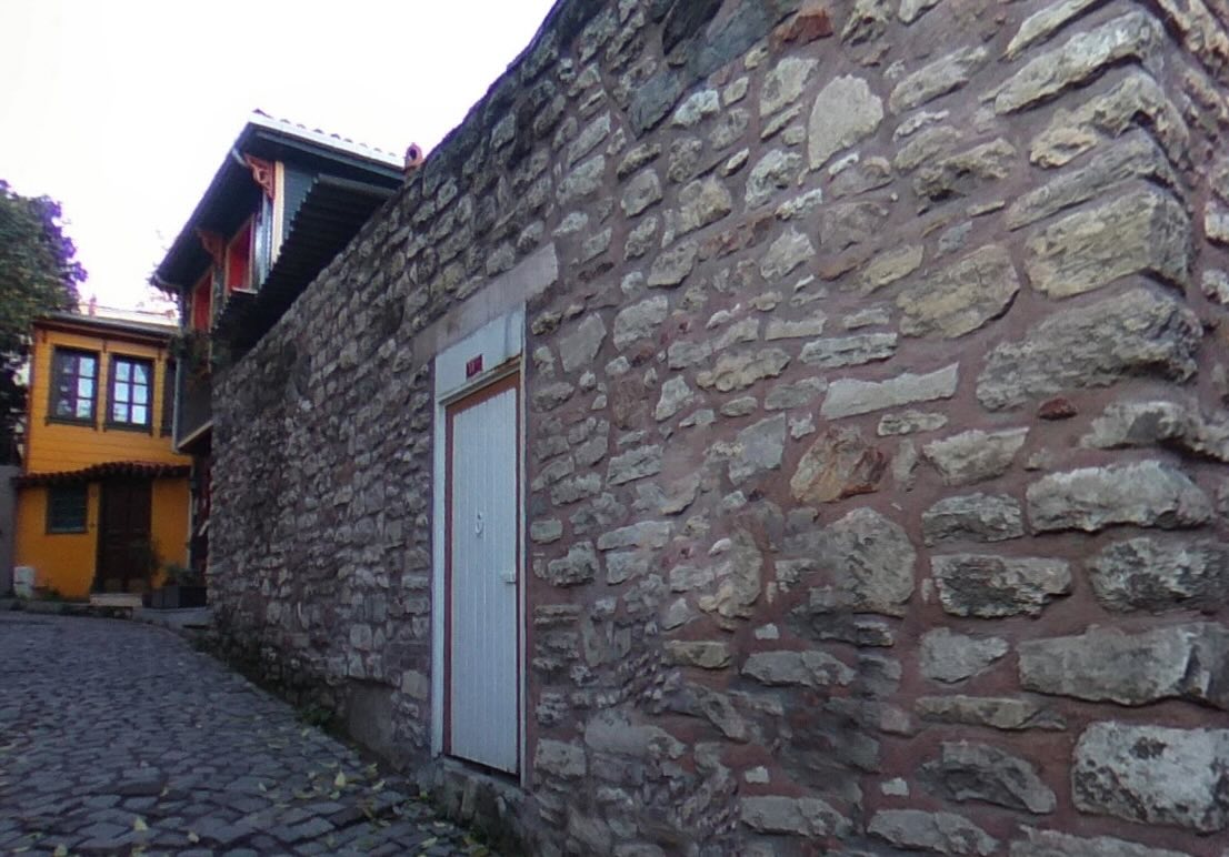 Naim ve Ailesinin Evi