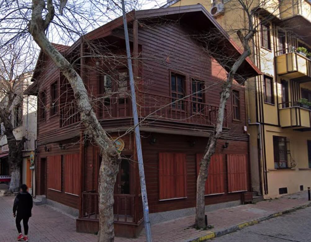 Zümrüt'ün Evi