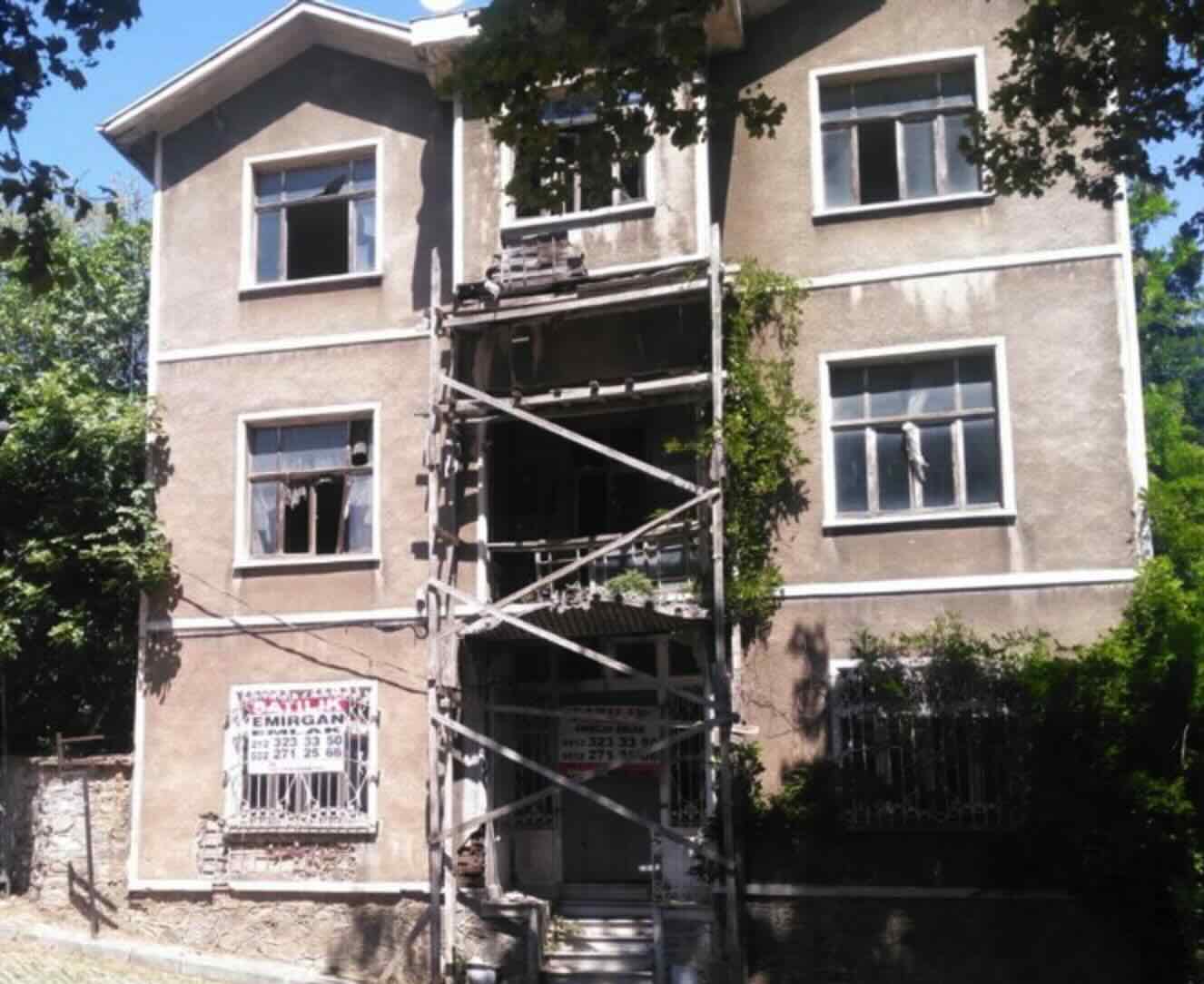 Kamil'in Oturduğu Ev