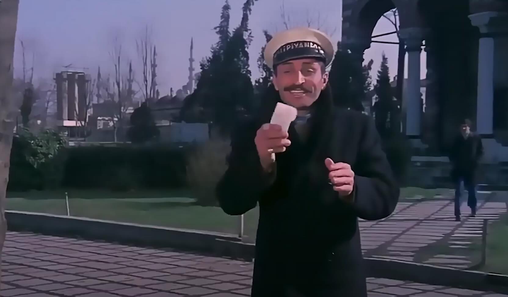 Burmalı Mescit Camisi
