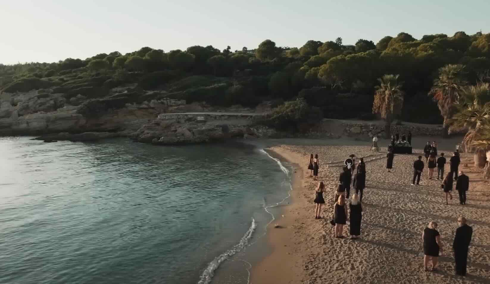 Ekmeksiz Plajı