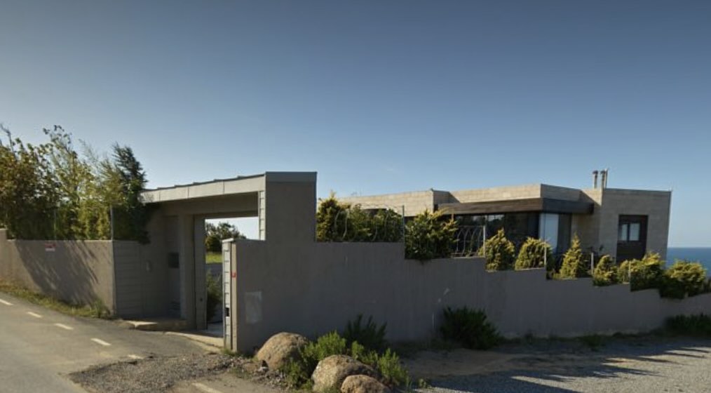 Dünyayla benim aramda villa