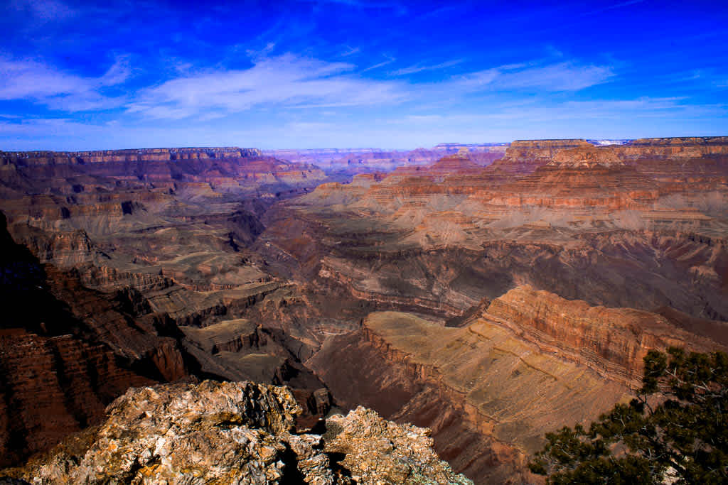 Views from the upper rim of the canyon