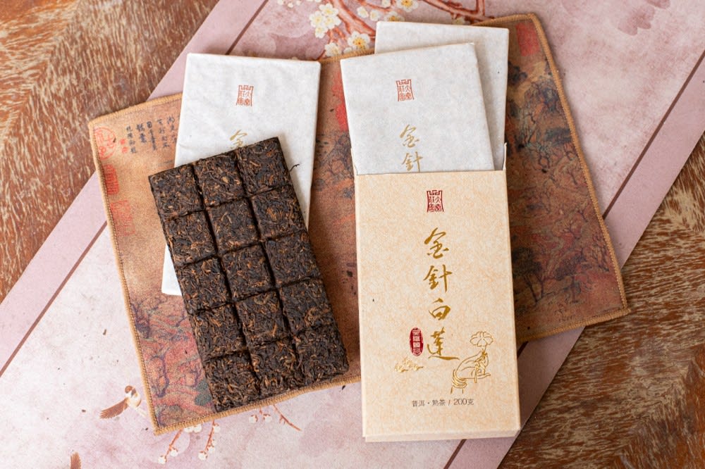 Белый Лотос (Юн Чжэнь, 2023)