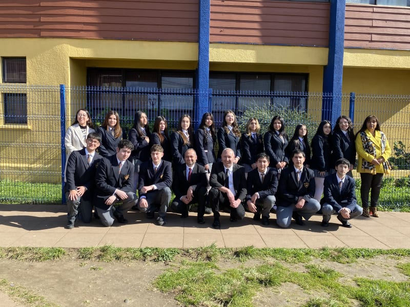 Jóvenes talentos del Colegio Wolfgang Amadeus Mozart destacan en competencia nacional de innovación Samsung Solve for Tomorrow 2025.