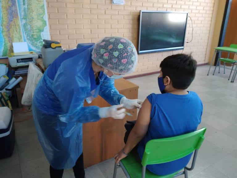 Vacunación primeros y cuartos básicos. 7 de Septiembre