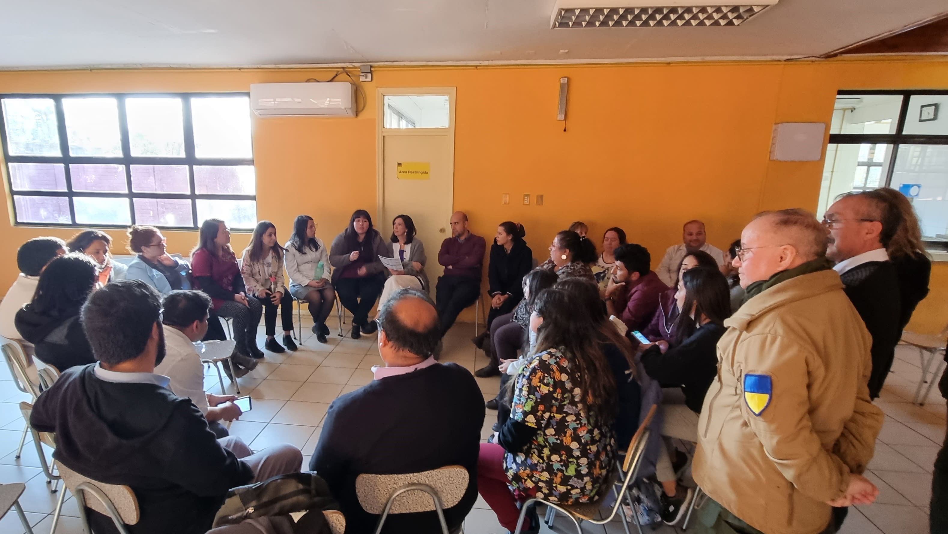 Capacitación y taller socioemocional sobre una óptima resolución de conflictos.