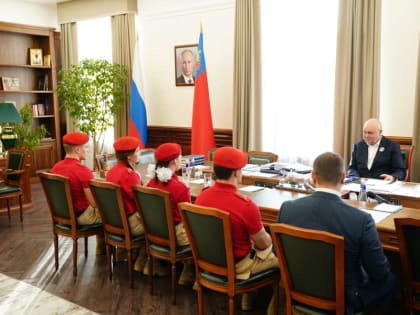 Сергей Цивилев встретился с активистами движения «Юнармия»