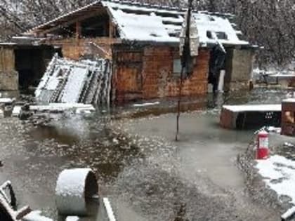 Новокузнечане высудили с Водоканала около ста тысяч за промокшие гараж и погреб, затопленный огород и невзошедший озимый чеснок