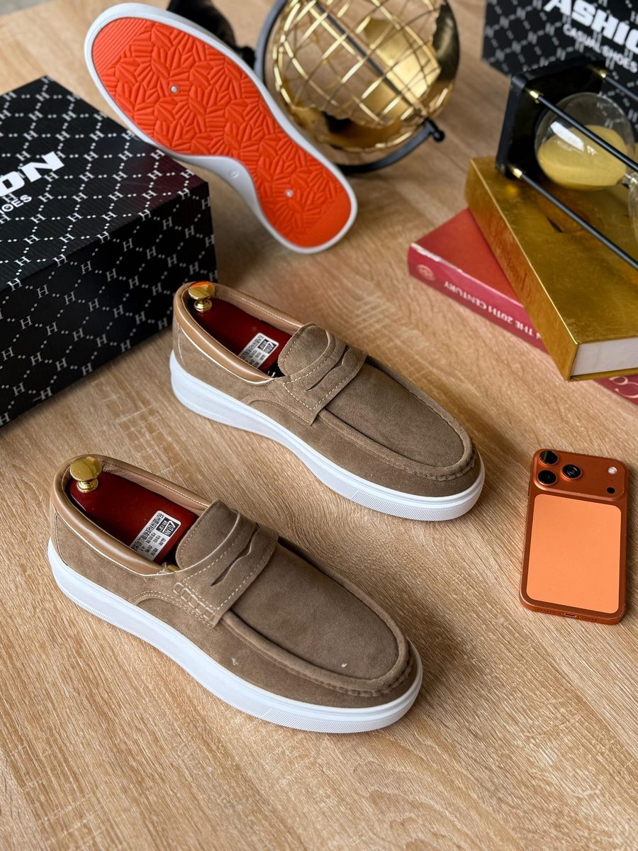 Casual shoes