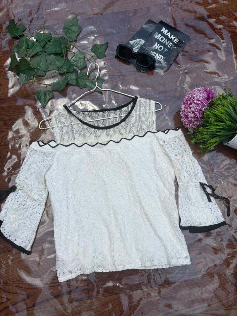 B&W Flare Top