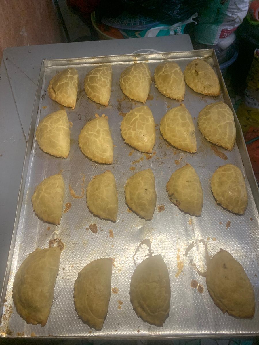 Meat pie and chicken pie