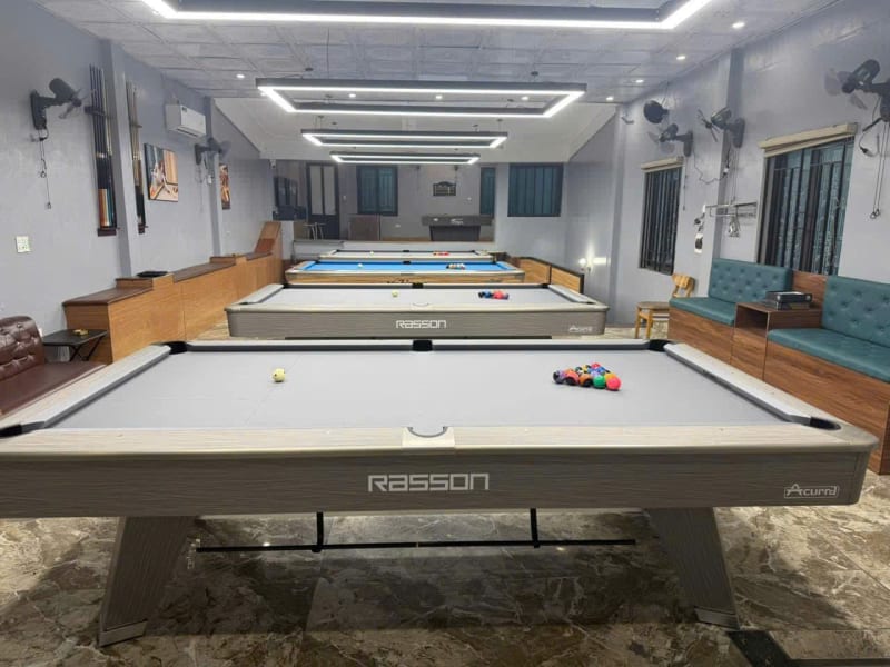 Queen billiards club