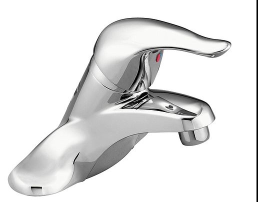 Llave Chateau con acabado en cromo, arco bajo y un maneral para baño