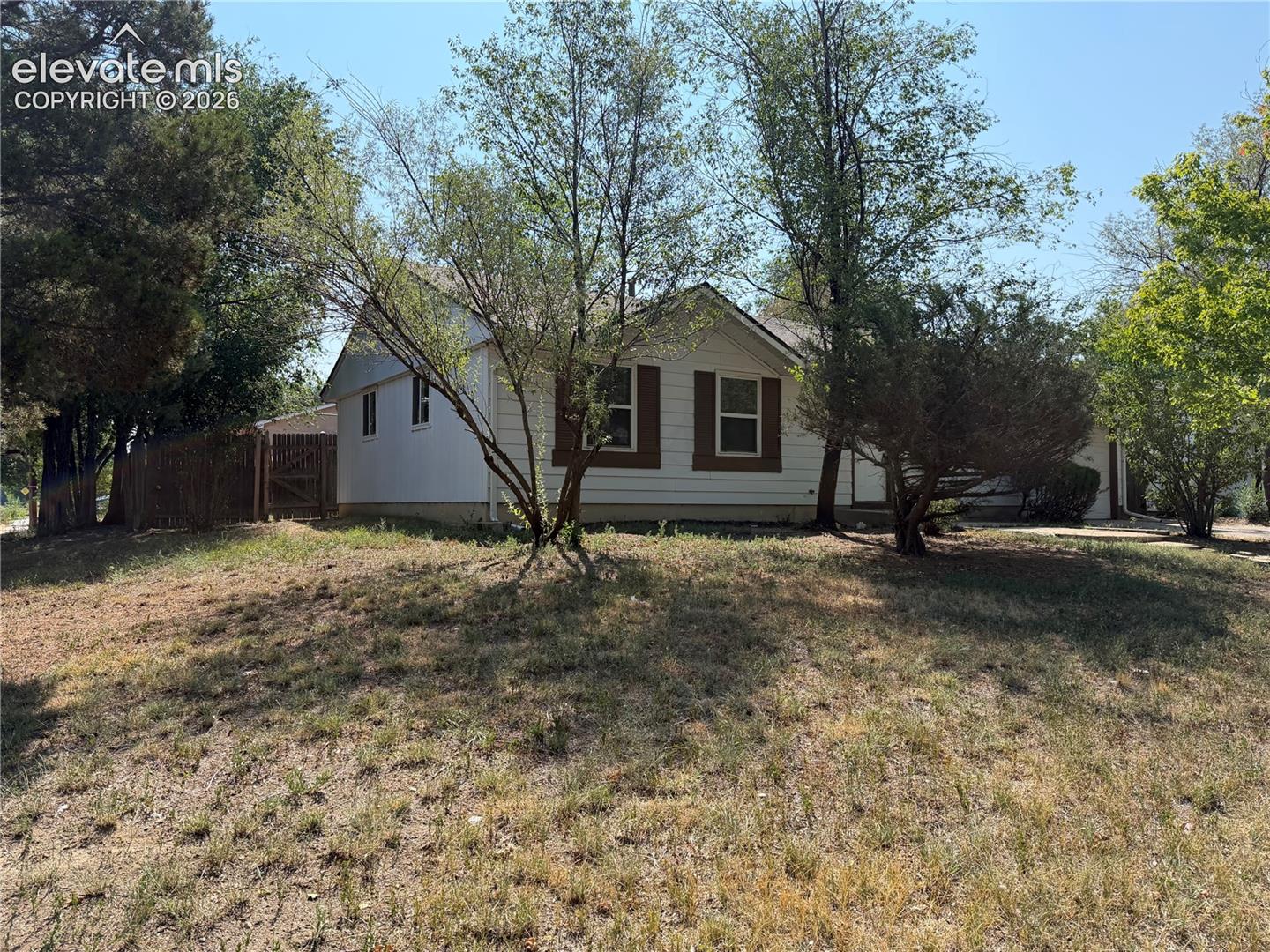811 Tia Juana Street