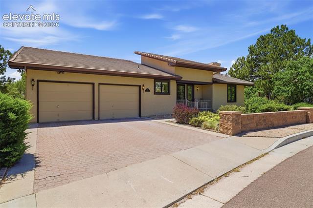 1160 Golden Hills