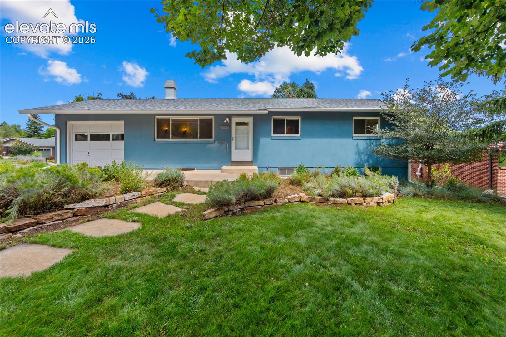 1039 Valley Road