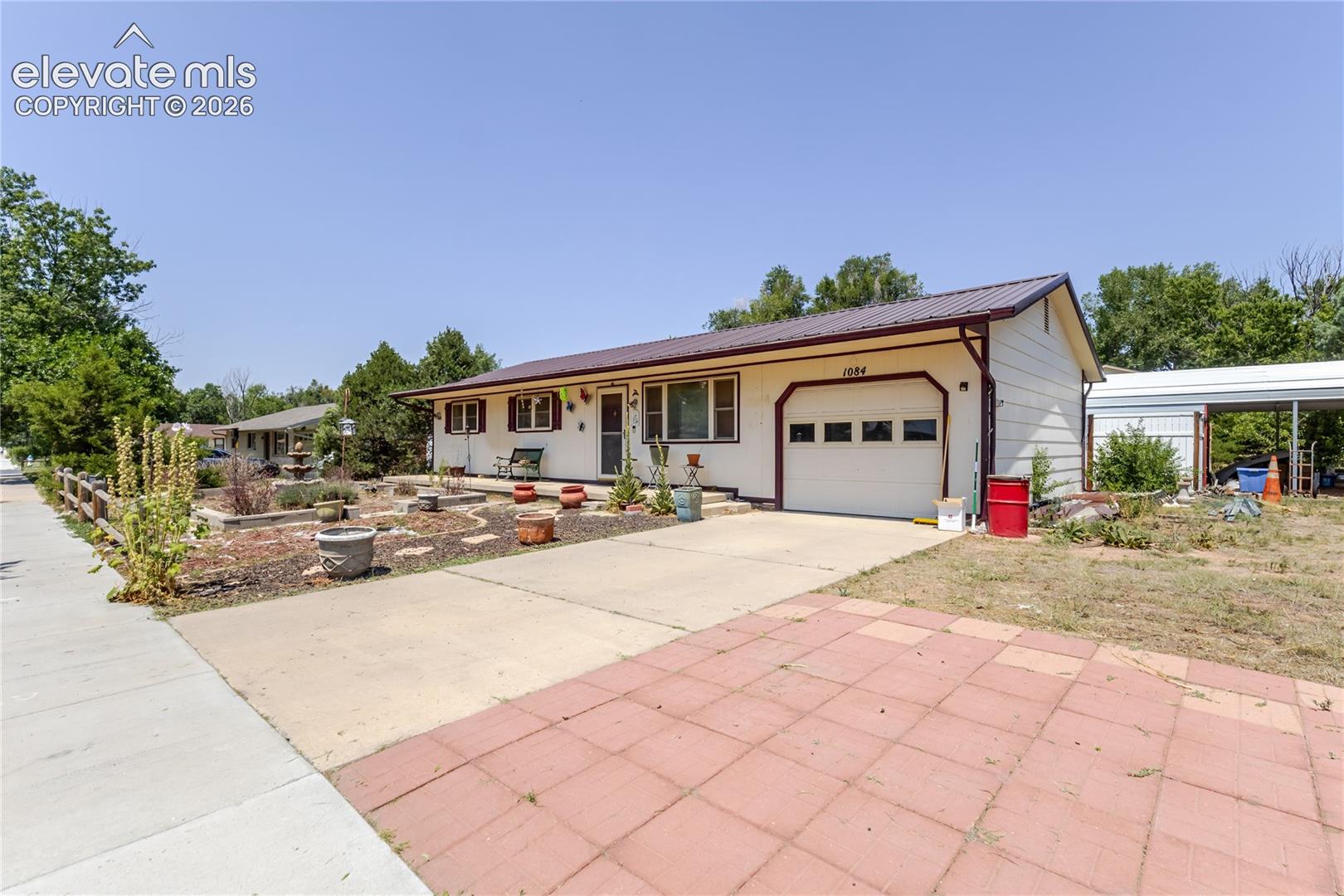 1084 Western Drive