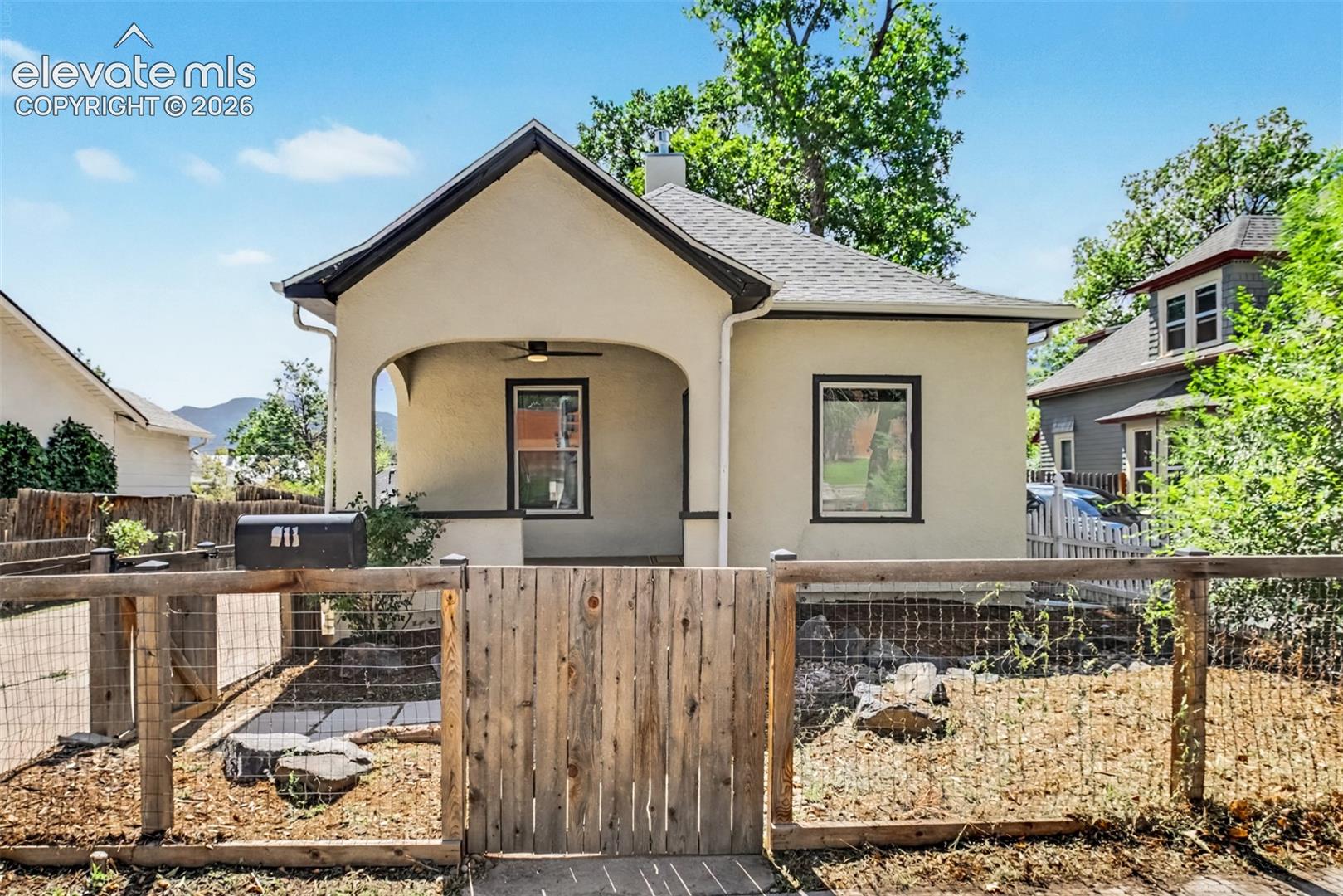911 Pikes Peak Avenue