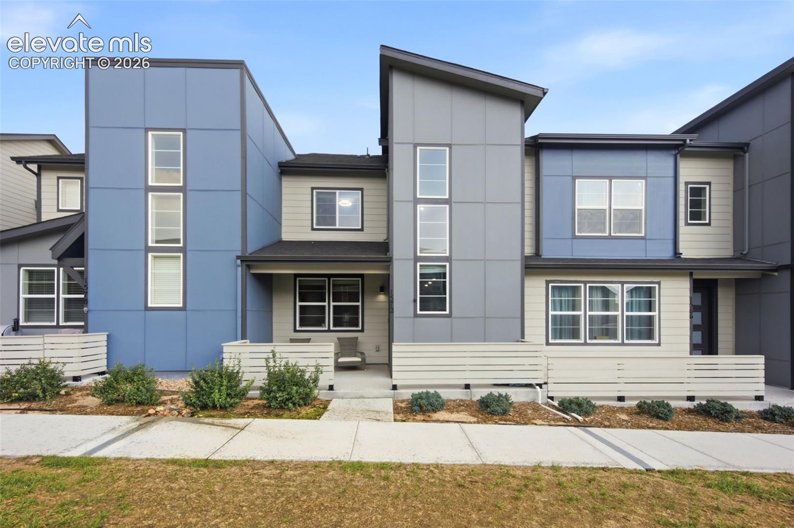 1572 Rose Quartz Heights