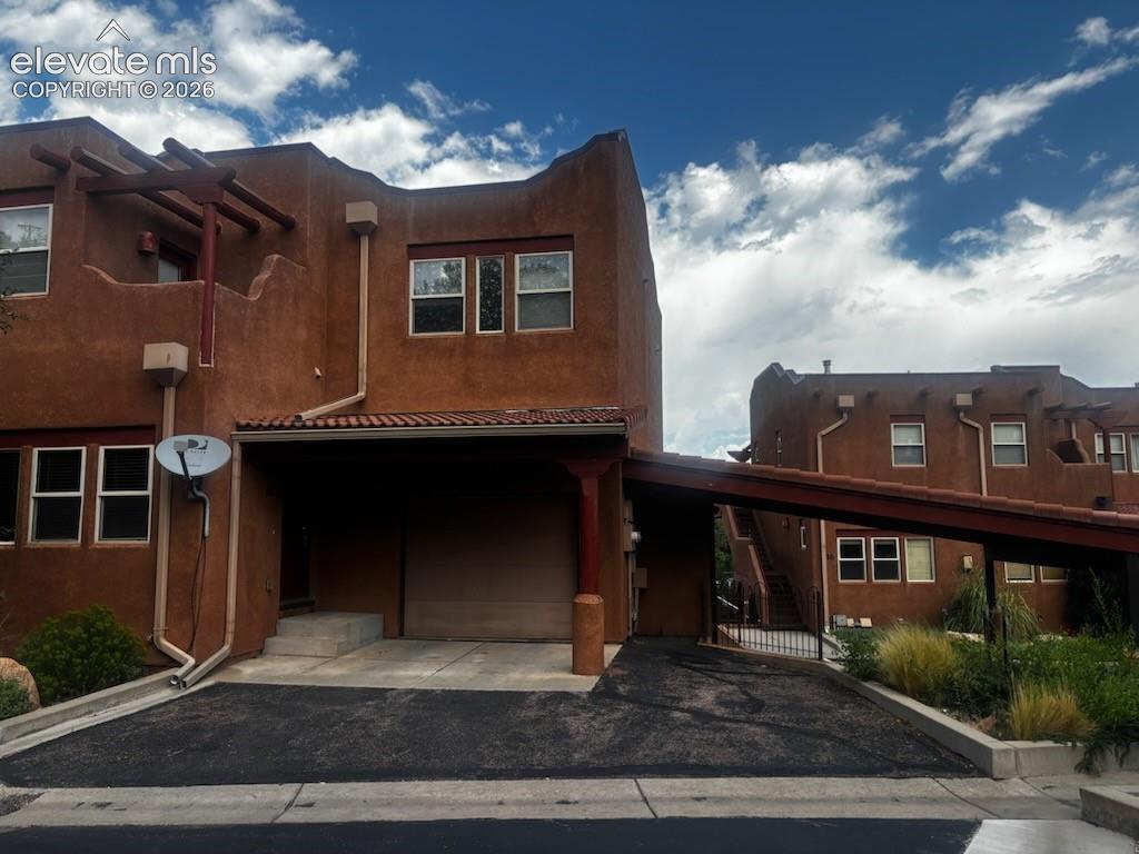 18 Taos Place
