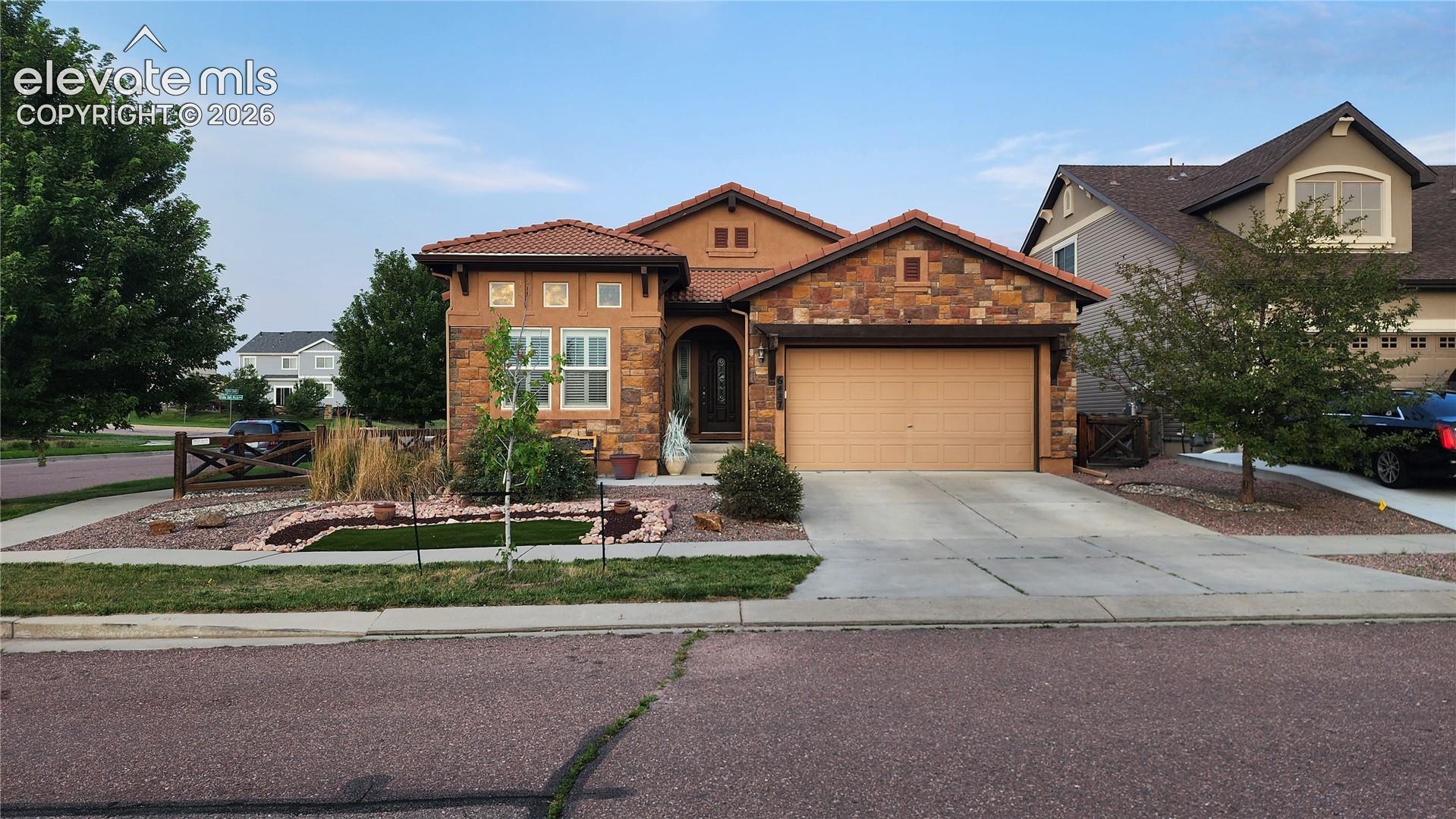 6487 Forest Thorn Court