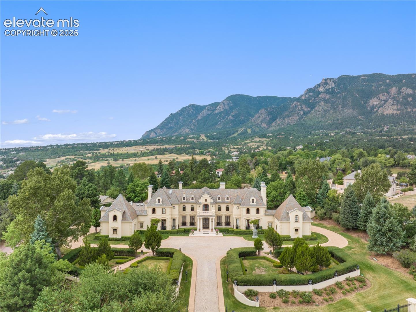 3590 Maison View