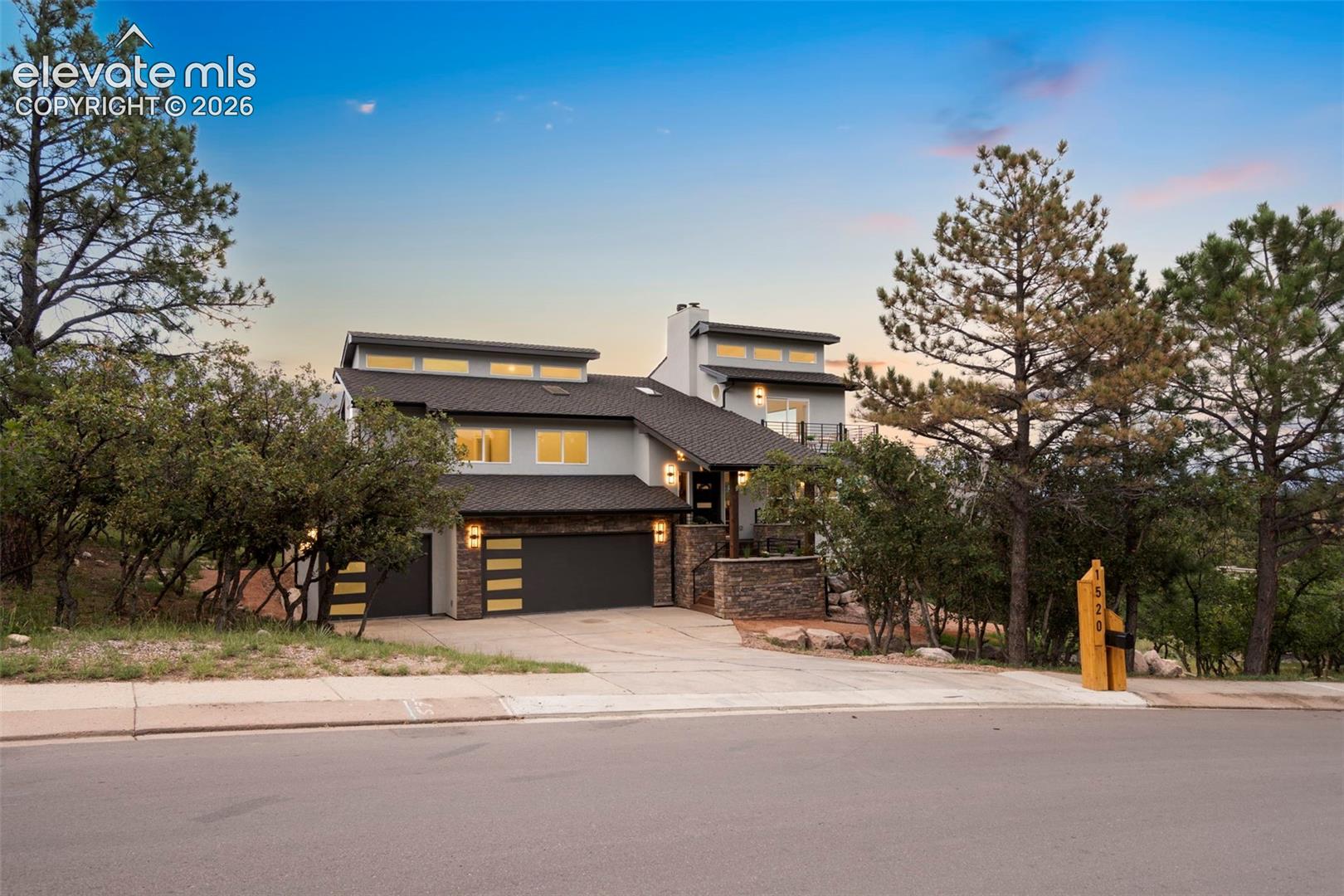 1520 Oak Hills Drive