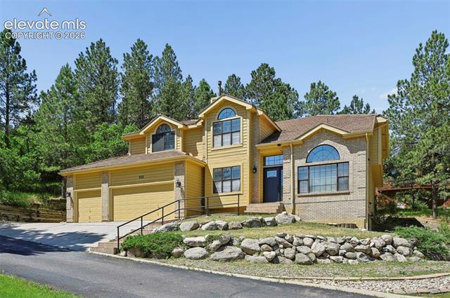 745 Popes Valley
