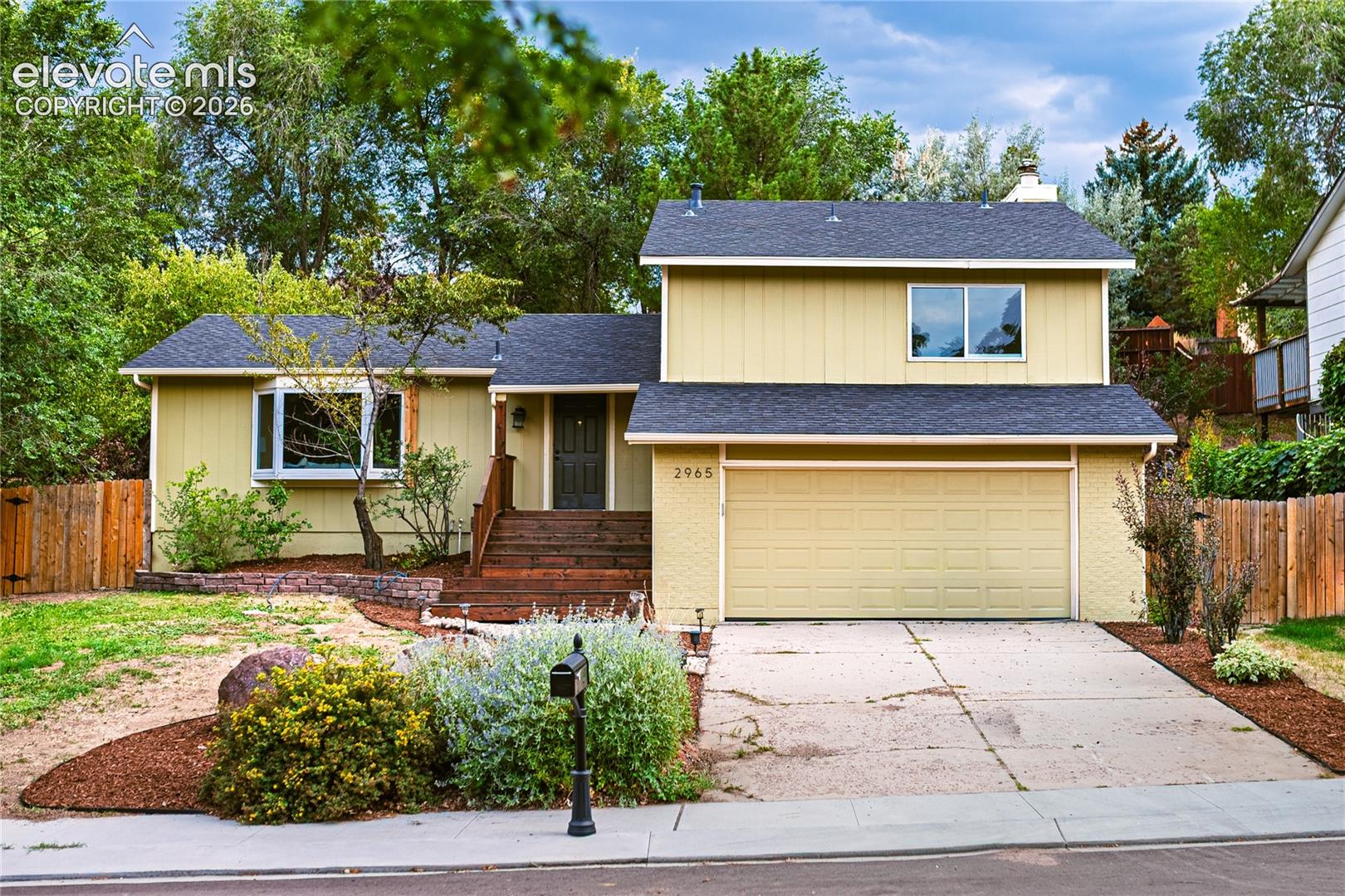 2965 Westcliff Circle
