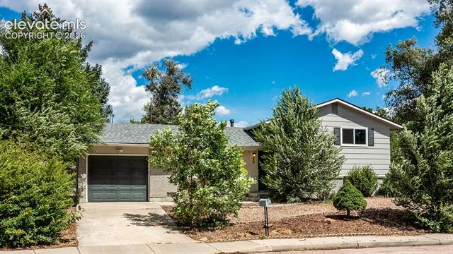320 Cranbrook