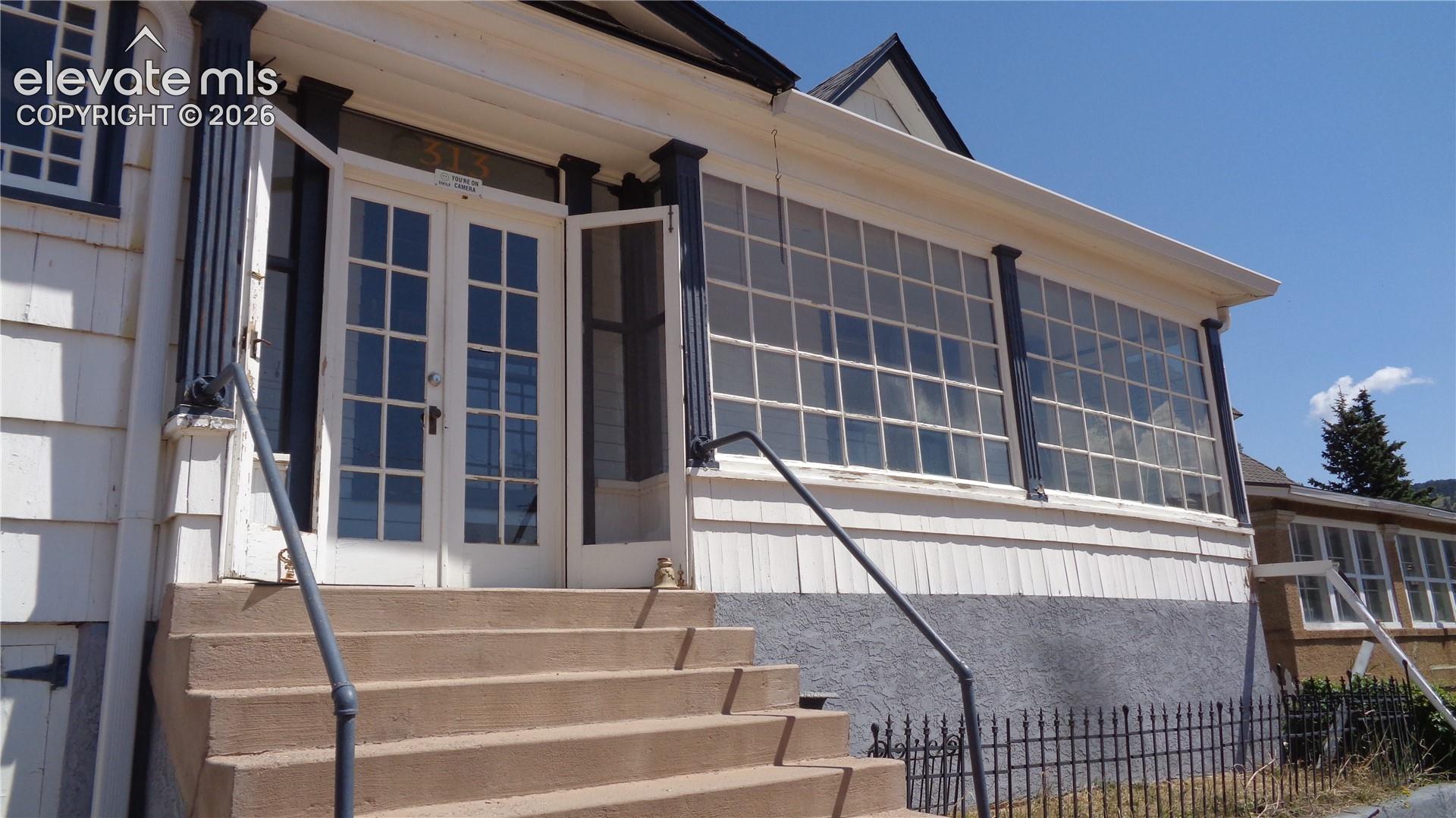 313 Golden Avenue