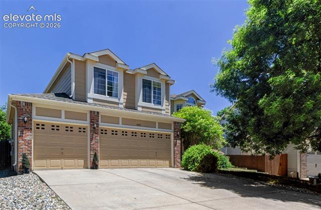 4323 Round Hill