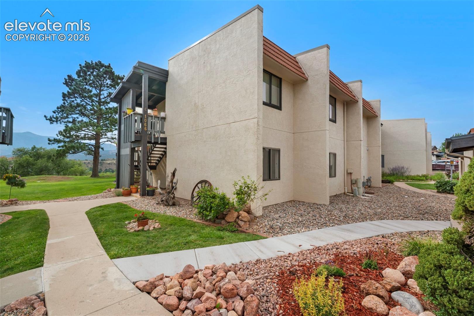 1066 Fontmore Road