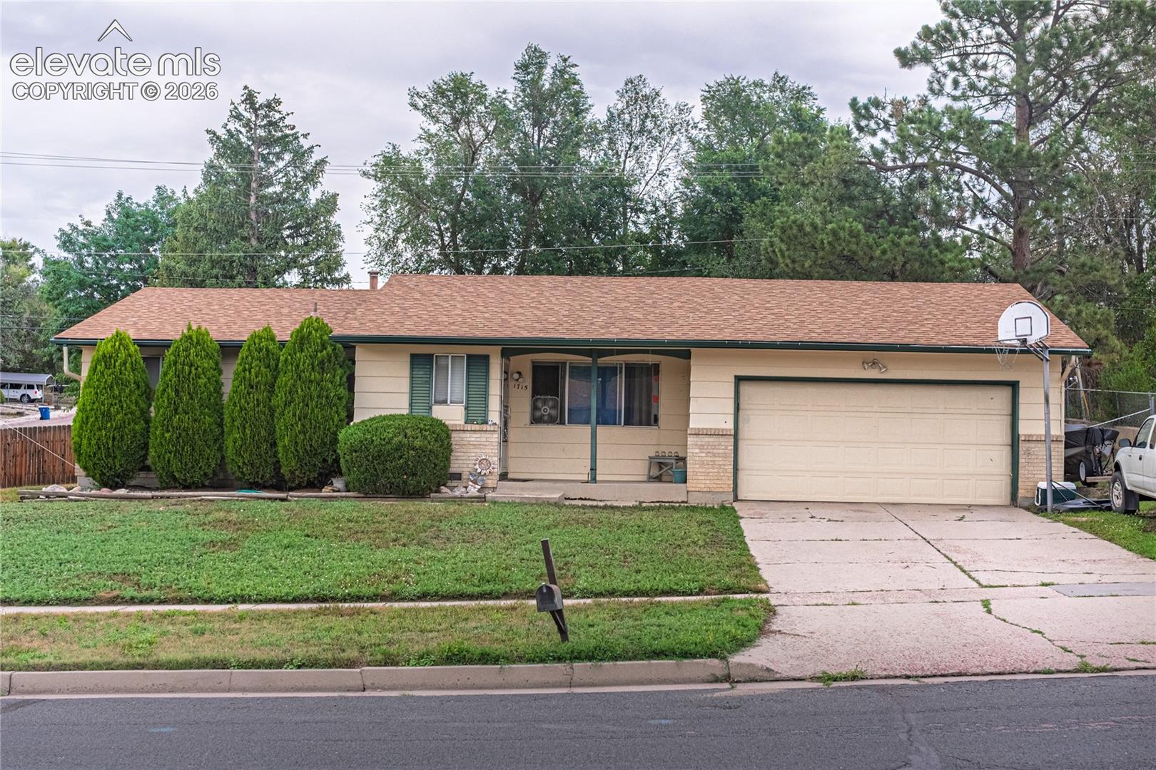 1715 Capulin Drive