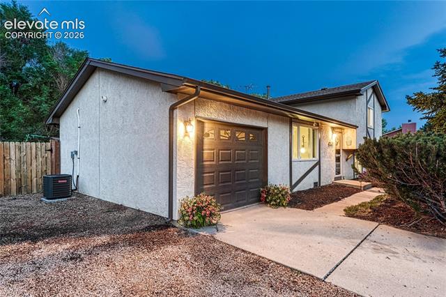 2045 Heathercrest