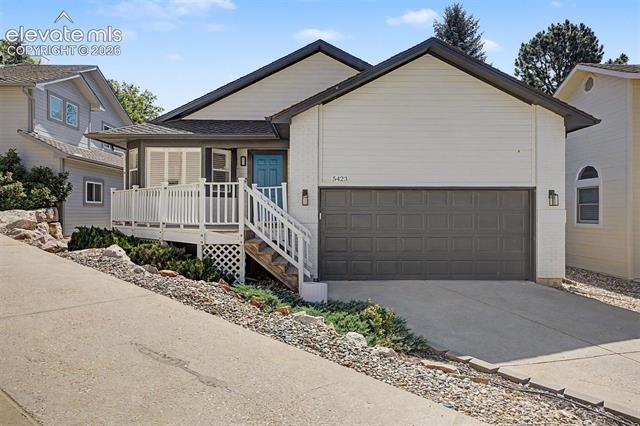 5423 Lions Gate