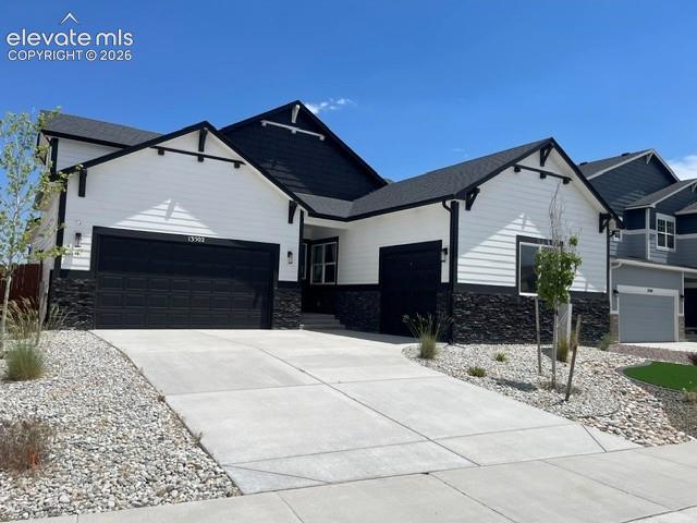 13502 Woods Grove