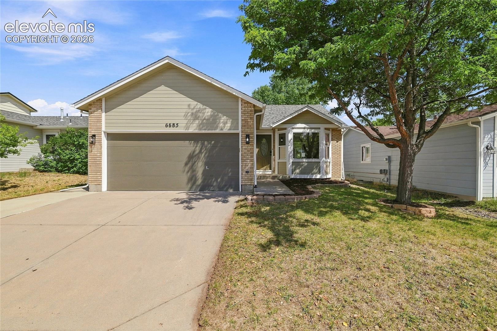 6685 Bear Tooth Drive