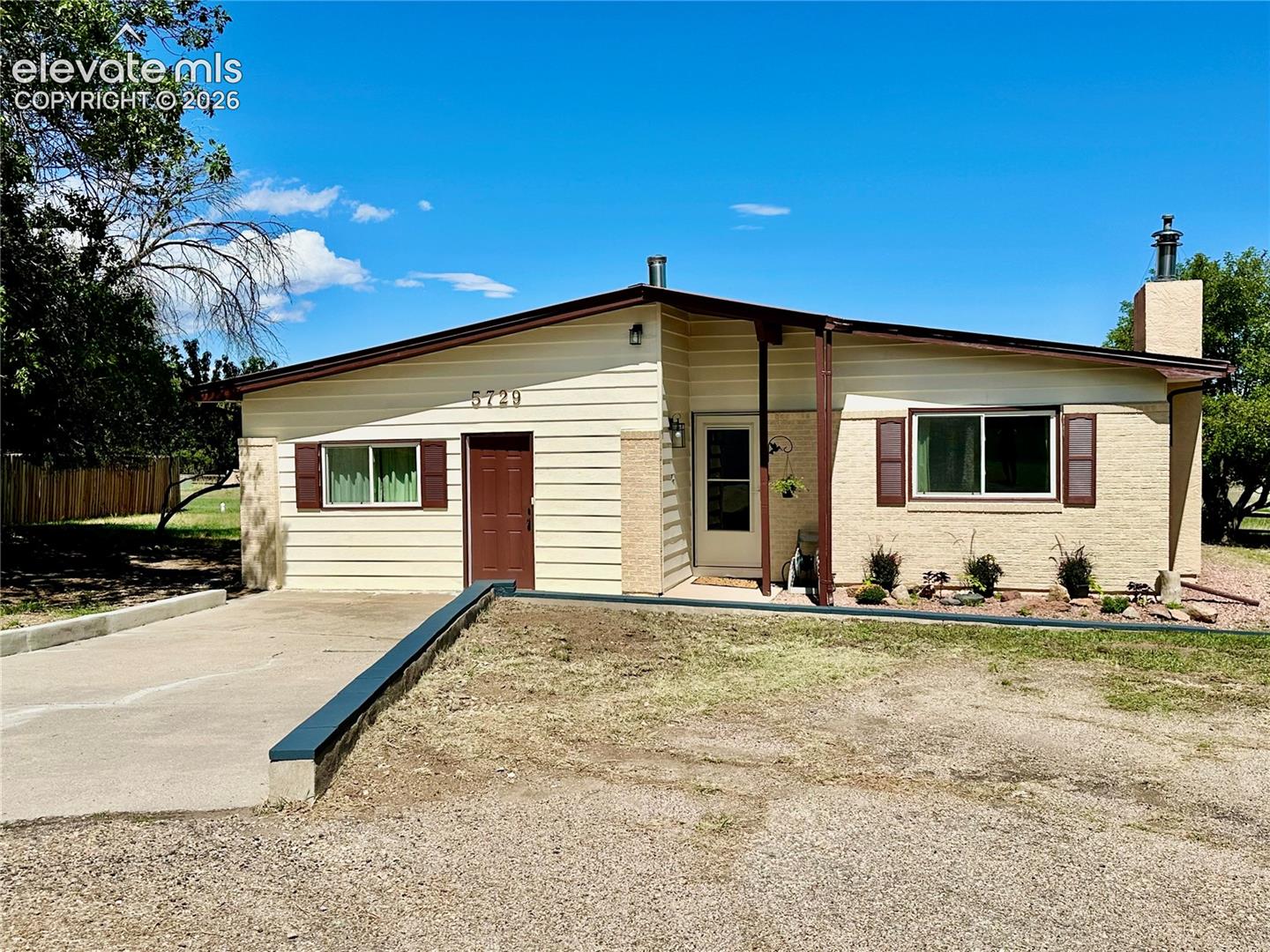 5729 Lake Beckwith Place