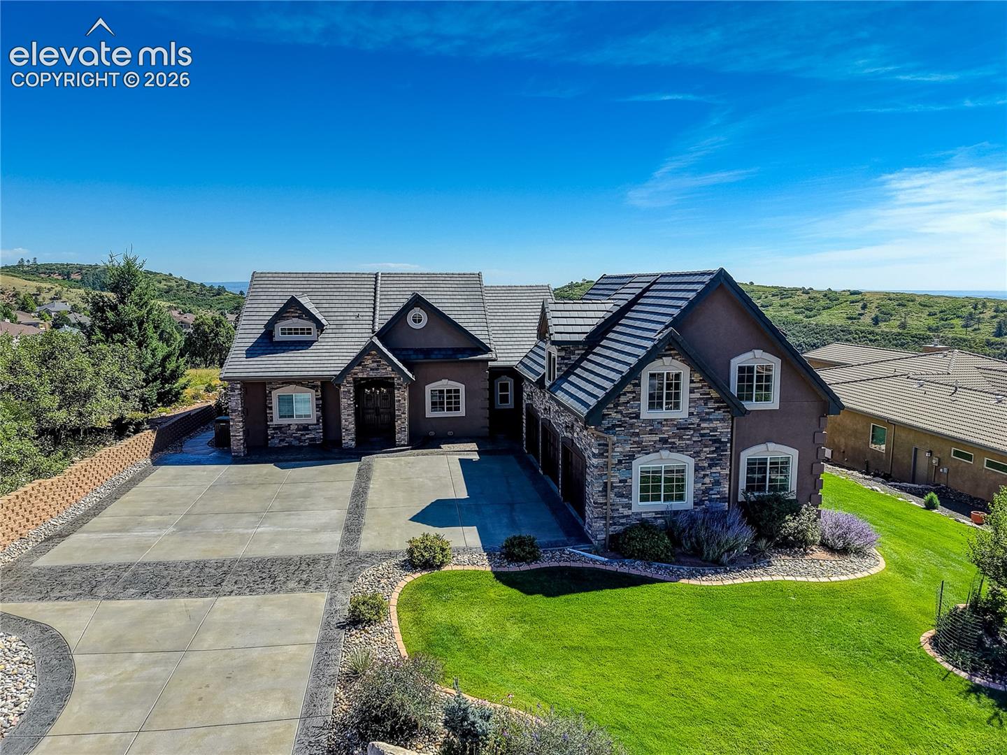 3725 Twisted Oak Circle